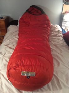 Western Mountaineering Dakota Super 6ft6 with overfill