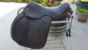 17.5"   M.  Toulouse Premia saddle- Wide tree - Barely used!