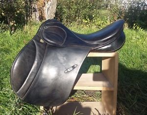 Gorgeous 18" Stubben Scandica VSD All purpose saddle, medium tree