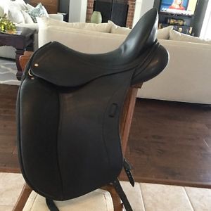 Schleese Wave Dressage Saddle 17.5"