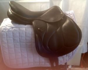 Devoucoux Chiberta  Monoflap Jump Saddle, 18"Wide Tree, chocolate brown Calf