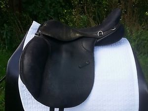 Lovatt and Ricketts Arabian Saddle company 18.5 XW rubicon endurance