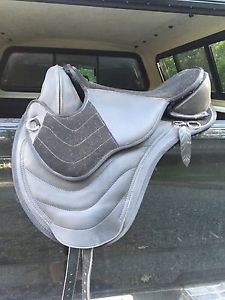 Barefoot Treeless Endurance Trail Saddle VPS EUC Drytex Just Adjust!!