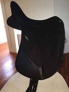 Wintec Isabell 18" Dressage Saddle