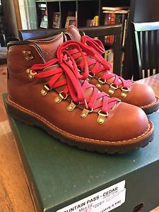 Danner Leather Hiking Boots - Gortex - Mountain Pass 8EE Mens