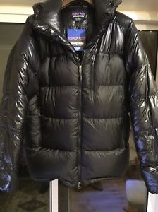 Patagonia Men's New Down Insulated , Fitz  Roy Hoody Jacket.Large