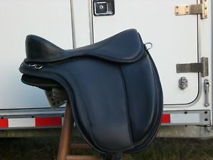 Freeform Elite Dressage Treeless Saddle / Endurance Saddle