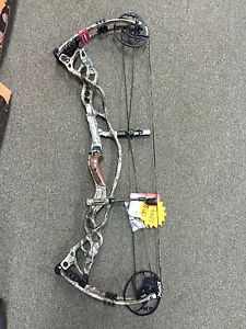 2016 Hoyt Carbon Defiant 34 RH