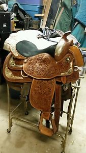 Western Pleasure show saddle made by Circle Y