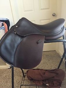 2015 Voltaire Palm Beach Saddle 17- 0A- excellent condition