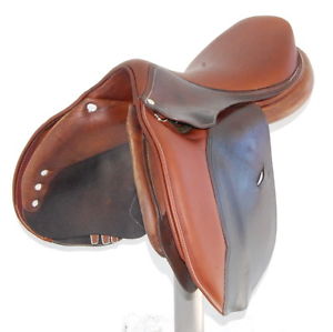 17.5" ANTARES SADDLE (S08ED0258)NEW SEAT AND KNEE PADS VERY GOOD CONDITION!- XVD