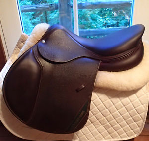 17.5" Devoucoux Biarritz Saddle - D3D Technology - 2014 - 2AR Flaps - 4.75"