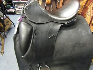 PDS dressage saddle  18" Exchange gullet system