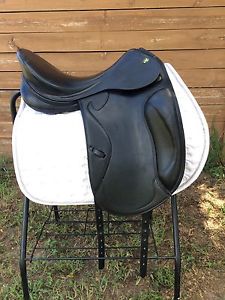 New Prestige Optimax 18" Dressage Saddle