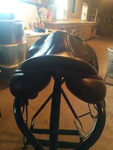 Brown Innovation County Saddle! Barely Used!