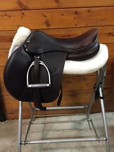 Devoucoux Oldara 17.5in Saddle