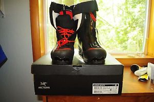 Arcteryx Acrux AR Mountaineering Boot Sz 40 (USM 7/USW 8)