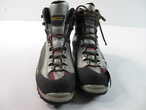 Vasque Mountaineering boots M9 Gray and Red