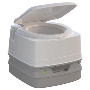 Thetford Porta Potti 320P - Rafraîchi / Moderne Apparence / Lid Latch Maintenant