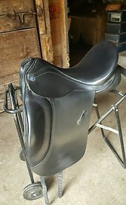 Barnsby Pro N-Gage Dressage Saddle 18 Wide