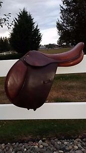 Beautiful Beval Natural 17" Jump / Close Contact Saddle