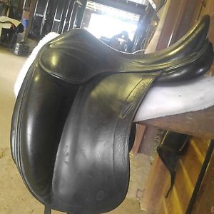 17 1/2" Luc Childric dressage saddle