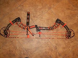 PSE Full Throttle 2015 model Right Hand  70#  29.5" draw