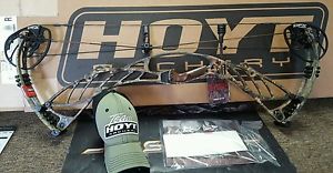 Hoyt Defiant Turbo RH 60# Realtree Xtra - New NIB