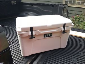 YETI Tundra 45 Cooler (White)