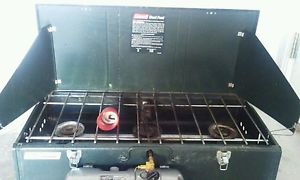 Colemane PowerHouse 428 dual fuel 3 burner camp stove