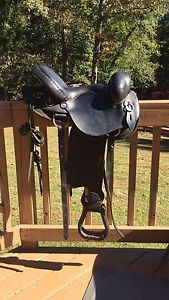 Black Crest ridge Endurance Saddle 15" Seat-English Rigging