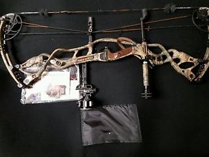 2016 Hoyt Carbon Defiant 34 Right Handed 70lb 29" to 31" adjustable draw length