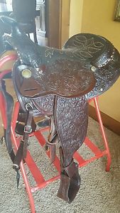 New ..Arabian CIRCLE Y SHOW SADDLE..never been on horse. Perfect