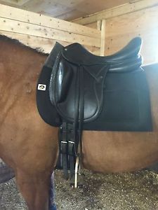 CWD dressage saddle 17,5'' Monoflap