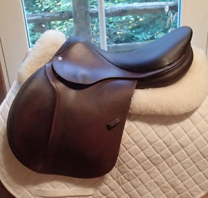 17" Devoucoux Biarritz Saddle - 2013 - 2 Flaps - 4.5" dot to dot