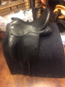 Trilogy Verago Elite Dressage Saddle- 17.5" Seat - XW Tree -Gently Used