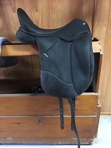 Wintec Isabell Dressage 18