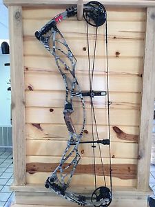 2016 Hoyt Defiant 34