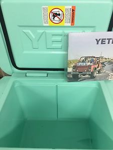 Yeti Seafoam Tundra 35Qt.