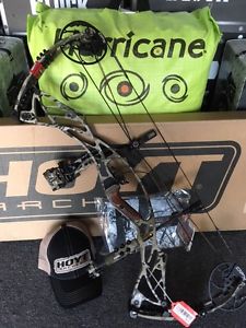 HOYT DEFIANT NEW IN BOX UNDER ARMOUR RIDGE REAPER FULLY RIGGED