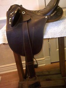 DOWN UNDER SERIES AUSTRALIAN LONGREACH ENDURANCE SADDLE NICE QUALITY!