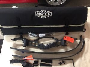 Hoyt Tiburon Recurve Bow  RIGHT Hand 62" 40lbs Black Out