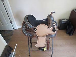 Double T 15 inch saddle with headstall and breastplate