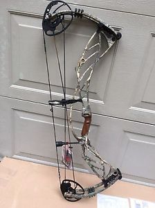 HOYT DEFIANT TURBO NEW NEVER SHOT CAMO