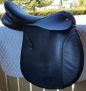 Barnsby PC GP English Saddle 17" M Hoop Black w Gold Piping  AP Jumping Dressage