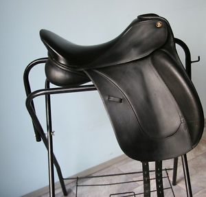 HENNIG Dressage Saddle 17" /MW black (erreplus cwd schleese devoucoux equipe)