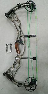 Hoyt defiant 30"  60-70 lbs 28-30" draw