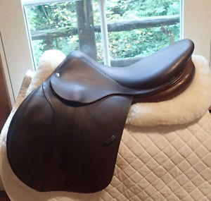 17.5" Devoucoux Biarritz Saddle - 2007 - 2 Flaps - 4.5" dot to dot