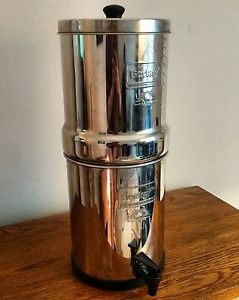 Big Berkey water filter 2.1 gallons filters included