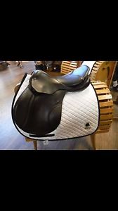 17.5  Stubben Roxanne Saddle  BioMex seat  english jummping saddle